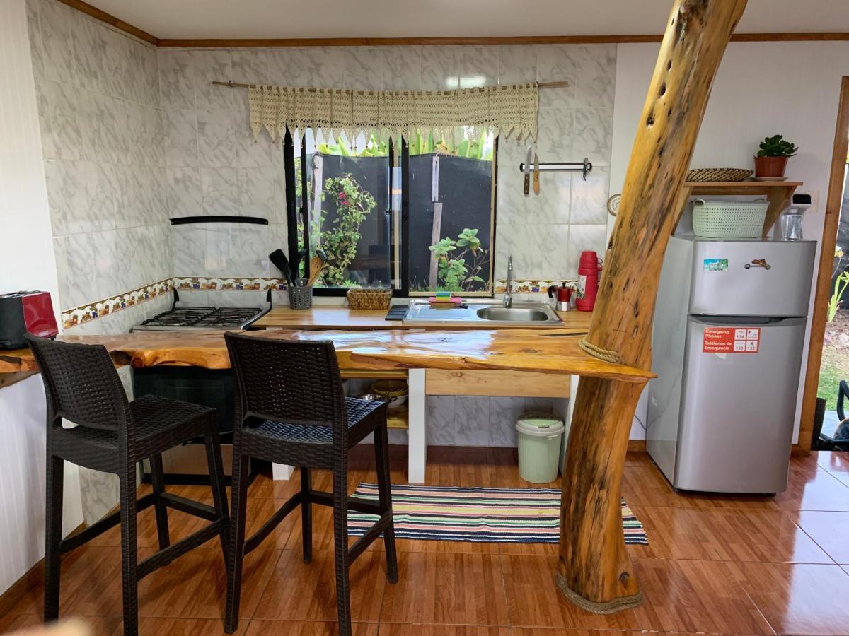 Cabanas & Hostal Tojika Hanga Roa Dış mekan fotoğraf