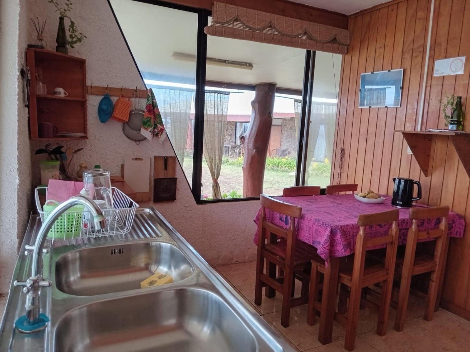 Cabanas & Hostal Tojika Hanga Roa Dış mekan fotoğraf