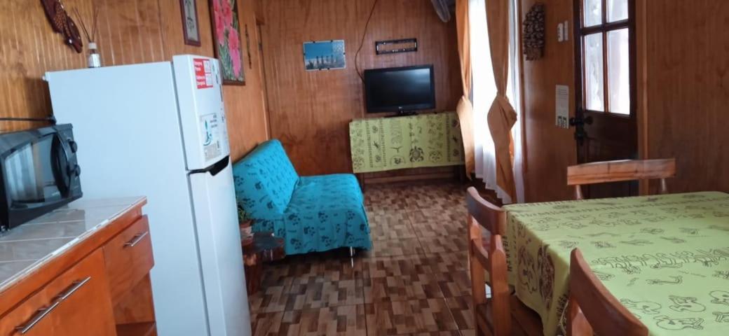 Cabanas & Hostal Tojika Hanga Roa Dış mekan fotoğraf